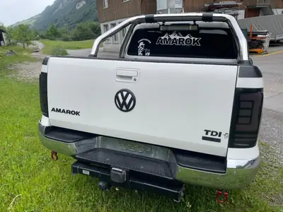 VW Amarok Diesel 180 ch — Pick-up 4x4 surequippé, tracteur 3500 kg — intérieur
