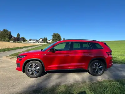 Skoda Kodiaq 2.0 TDI 200 ch — SUV robuste 4×4, transmission DSG, attelage électrique — rear view