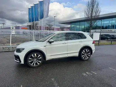 VW Tiguan R-Line 2016 — SUV 4Motion, équipé et fiable — side view