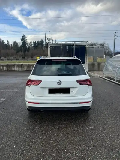 VW Tiguan R-Line 2016 — SUV 4Motion, équipé et fiable — interior