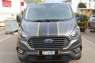 Ford Tourneo Custom — Van aménagé 8 places avec module camping intégré — Außenansicht