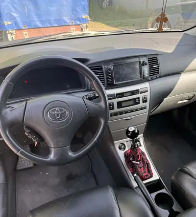 Toyota Corolla 192 ch — Berline sportive entretenue, freins neufs et suspensions révisées — Miniature 7