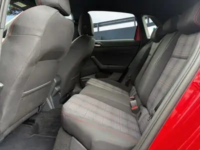 VW Polo 2024 — Dynamique et compacte, moteur essence performant 207 ch — Miniature 8