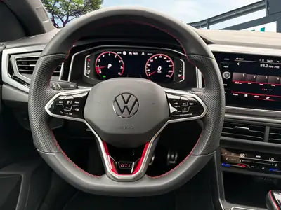 VW Polo 2024 — Dynamique et compacte, moteur essence performant 207 ch — Miniature 11