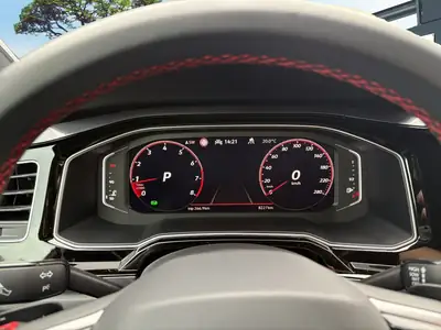 VW Polo 2024 — Dynamique et compacte, moteur essence performant 207 ch — Miniature 12
