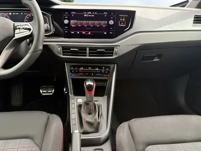 VW Polo 2024 — Dynamique et compacte, moteur essence performant 207 ch — Miniature 10