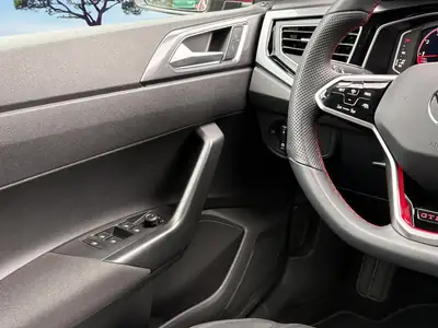 VW Polo 2024 — Dynamique et compacte, moteur essence performant 207 ch — Miniature 14
