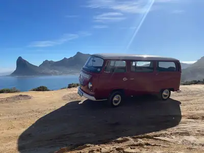 VW T2 1969 — Légende automobile d'époque, van authentique parfaitement restauré — côté