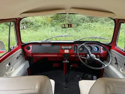 VW T2 1969 — Légende automobile d'époque, van authentique parfaitement restauré — Miniature 7