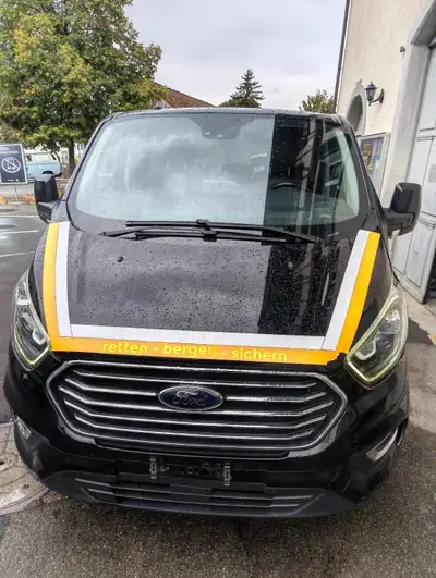 Ford Tourneo Custom — Minibus 8 places diesel, spacieux et polyvalent — Außenansicht