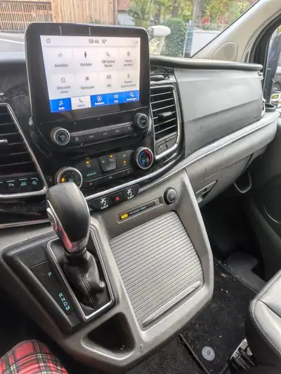Ford Tourneo Custom — Minibus 8 places diesel, spacieux et polyvalent — Miniatur 15