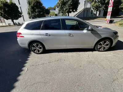 Peugeot 308 Estate 2015 — Break spacieux et fiable, moteur essence efficient — vista esterna