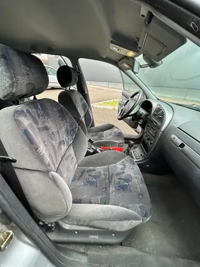 Citroën Xsara 1999 — Berline compacte fiable avec équipement hivernal complet — cruscotto