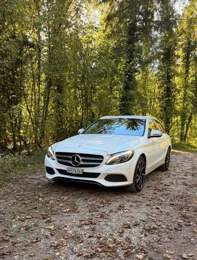 Mercedes-Benz C 200 T-Modèle 4MATIC — Break premium 2016, entretien complet documenté — exterior view