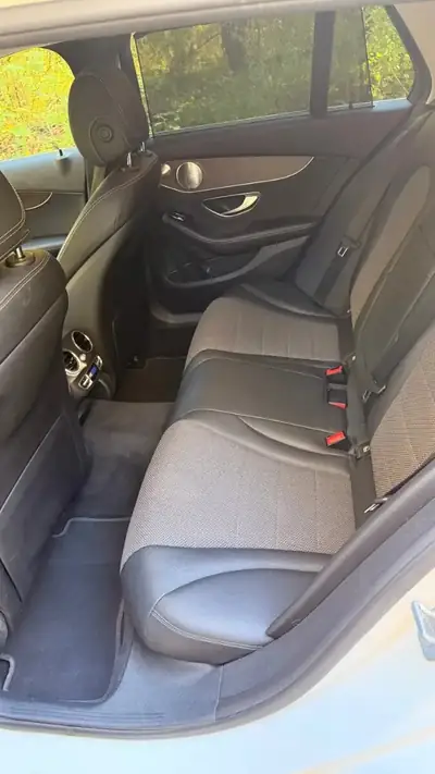 Mercedes-Benz C 200 T-Modèle 4MATIC — Break premium 2016, entretien complet documenté — dashboard