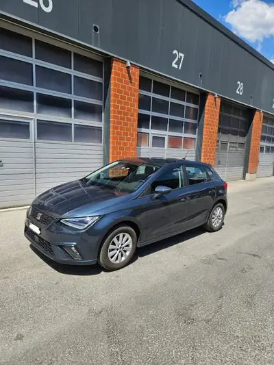 SEAT Ibiza 2022 — Citadine économique 80 ch, faible kilométrage et double équipement — Außenansicht