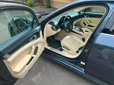 Porsche Panamera 400 ch — Berline sportive d'exception, entretien impeccable — Miniatura 9