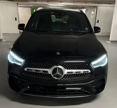 Mercedes-Benz GLA 250 2021 — SUV compact urbain, 52 400 km seulement — vue extérieure