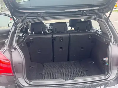 BMW 118i 2016 — Berline compacte automatique, grand révision effectuée — Thumbnail 9