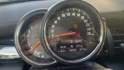 MINI Cooper 5-Portes — Élégance citadine automatique, 129'000 km — Detail
