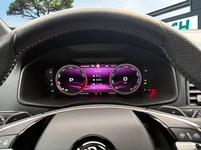 Skoda Karoq 190 ch TSI — SUV polyvalent tout-terrain, technologie premium et faible kilométrage — Miniatura 12