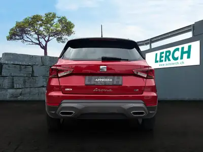 SEAT Arona 2023 — SUV compact rouge pétillant, 16 900 km seulement — cruscotto