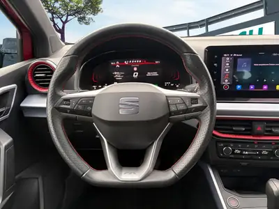 SEAT Arona 2023 — SUV compact rouge pétillant, 16 900 km seulement — Miniatura 11