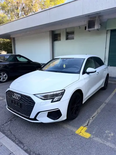 Audi A3 Sedan 2021 — Hybride léger 150 ch, 106'000 km, élégance berline — intérieur