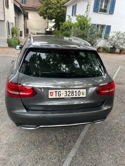 Mercedes-Benz Classe C 250 Estate — Diesel automatique, élégance et polyvalence — side view