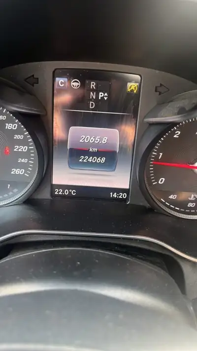 Mercedes-Benz Classe C 250 Estate — Diesel automatique, élégance et polyvalence — interior