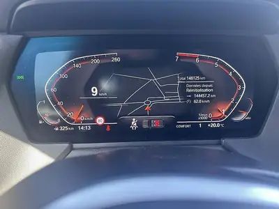 BMW Série 1 — Berline 136 ch essence manuelle, très bon état et économe — Armaturenbrett