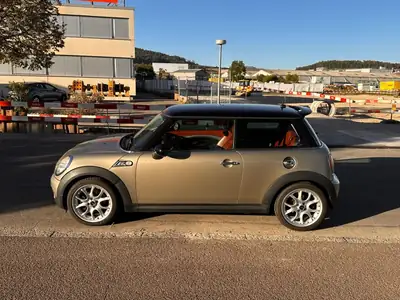 MINI Cooper S 2006 — Sportivité rétro et sensation de conduite Go-Kart — vista posteriore