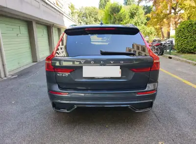 Volvo XC60 B5 Mild-Hybrid — SUV premium 250 ch, 22 600 km seulement — arrière