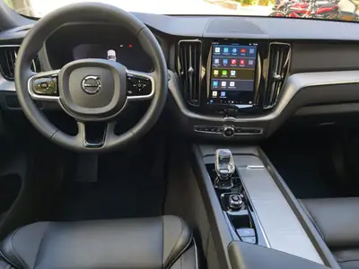 Volvo XC60 B5 Mild-Hybrid — SUV premium 250 ch, 22 600 km seulement — détail