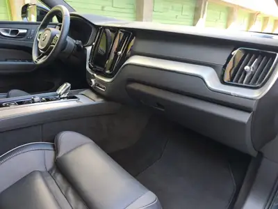 Volvo XC60 B5 Mild-Hybrid — SUV premium 250 ch, 22 600 km seulement — Miniature 9