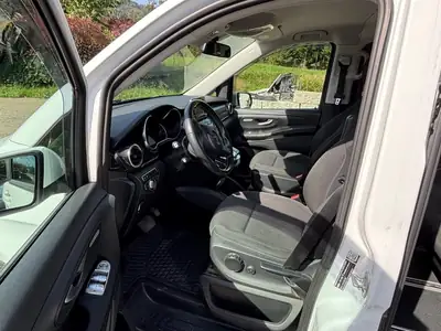 Mercedes-Benz V 250 — Van 7 places diesel robuste, entretien récent complet — intérieur