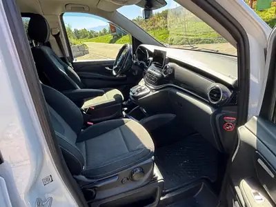 Mercedes-Benz V 250 — Van 7 places diesel robuste, entretien récent complet — tableau de bord