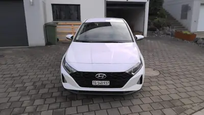 Hyundai i20 1.0 T-GDI 2023 — Citadine fiable, 15'000 km seulement — vue extérieure