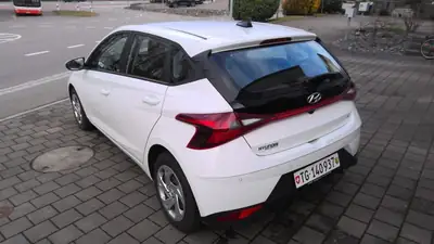 Hyundai i20 1.0 T-GDI 2023 — Citadine fiable, 15'000 km seulement — arrière