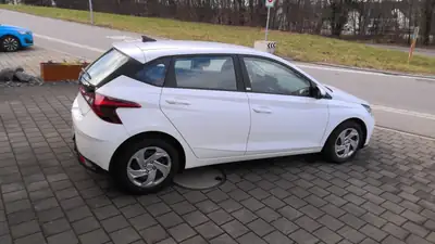 Hyundai i20 1.0 T-GDI 2023 — Citadine fiable, 15'000 km seulement — tableau de bord