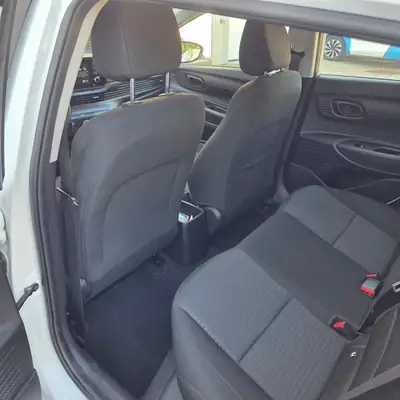 Hyundai i20 1.0 T-GDI 2023 — Citadine fiable, 15'000 km seulement — Miniature 12