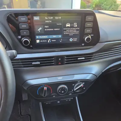 Hyundai i20 1.0 T-GDI 2023 — Citadine fiable, 15'000 km seulement — Miniature 11