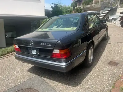 Mercedes-Benz 300 Coupé 1992 — Classique intemporel, moteur 3.0L, entrée veteraneneintrag — interior