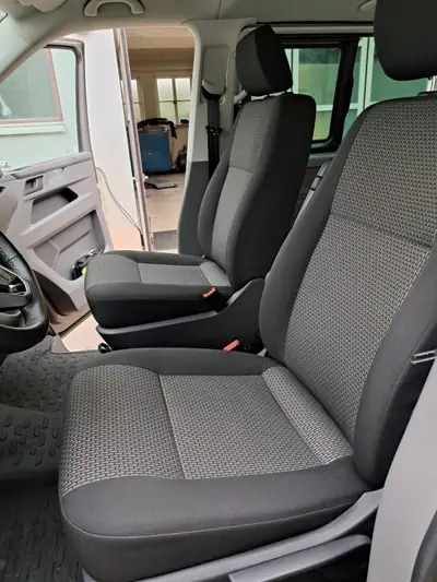 VW T6 Caravelle 2024 — 8 places, diesel automatique, état impeccable, faible kilométrage — dashboard