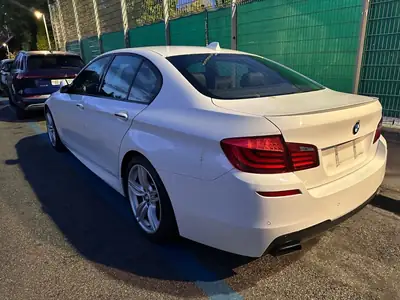 BMW M550 Diesel — Berline sportive 381 ch, boîte auto, entretien impeccable — vista posteriore