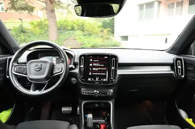 Volvo XC40 2020 — SUV compact premium 247 ch, traction intégrale et garantie constructeur — interior