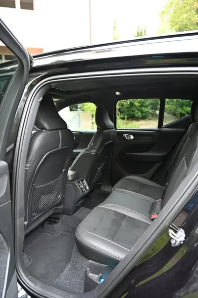 Volvo XC40 2020 — SUV compact premium 247 ch, traction intégrale et garantie constructeur — dashboard