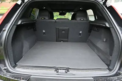 Volvo XC40 2020 — SUV compact premium 247 ch, traction intégrale et garantie constructeur — Thumbnail 9