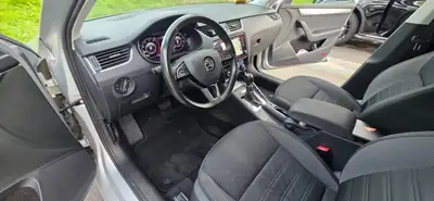 Skoda Octavia Combi 2.0 TDI — Break automatique DSG, 150 ch, kilométrage autoroute — detail