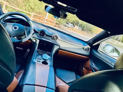 Karma Revero 2018 — Berline hybride rechargeable élégante, 81'000 km — Thumbnail 8
